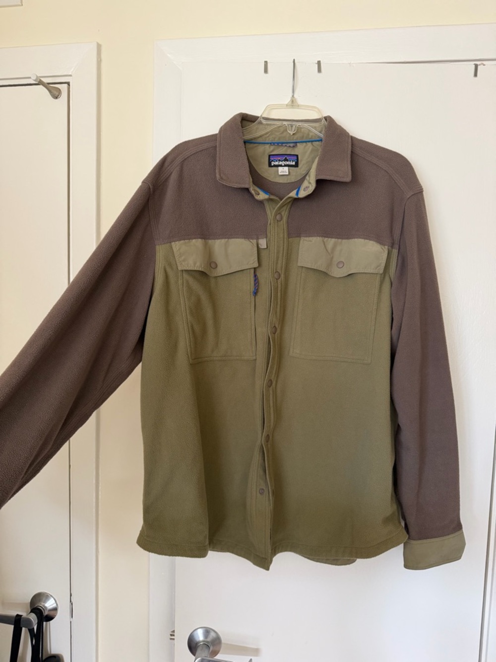 Patagonia Two-Tone Fleece Shirt Jacket in Olive Green & Brown